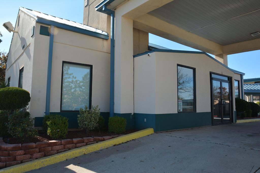 Lincoln Inn Express Hotel And Suites Oklahoma City Ngoại thất bức ảnh