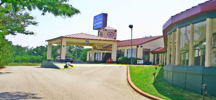 Lincoln Inn Express Hotel And Suites Oklahoma City Ngoại thất bức ảnh